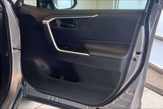 Thumbnail: 2023 Toyota RAV4 - 31