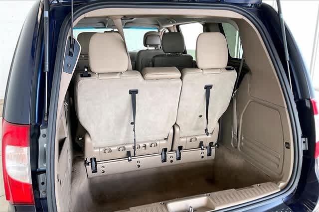 2015 Chrysler Town & Country Touring 19