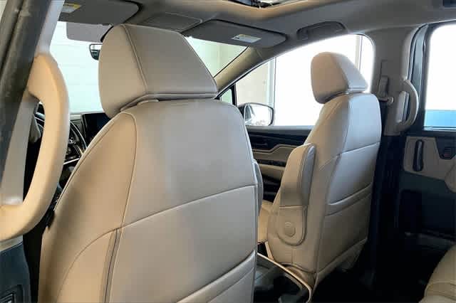 Thumbnail: 2018 Honda Odyssey - 13