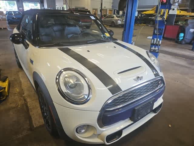 Thumbnail: 2017 MINI Cooper Convertible - 8