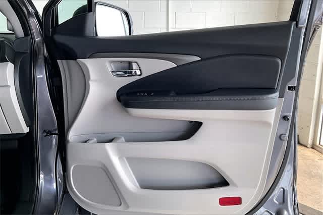 Thumbnail: 2019 Honda Ridgeline - 31