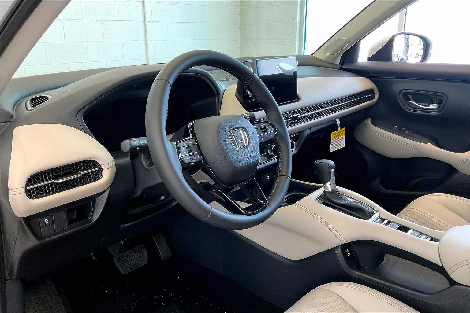 2025 Honda HR-V EX-L 2