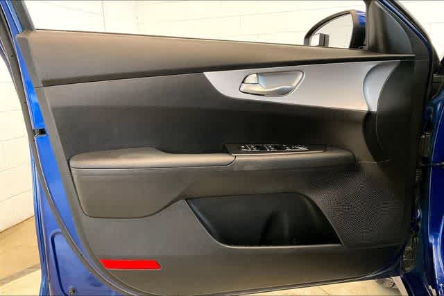 Thumbnail: 2023 Kia Forte - 30