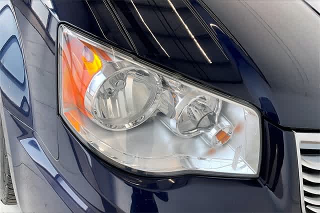 2015 Chrysler Town & Country Touring 31