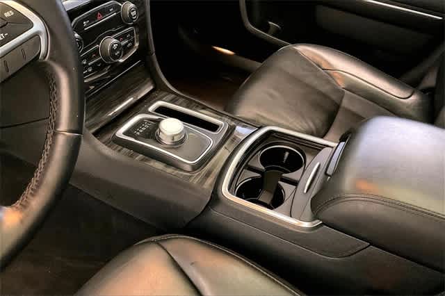 Thumbnail: 2016 Chrysler 300 - 18