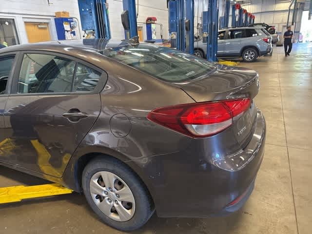 Thumbnail: 2017 Kia Forte - 6