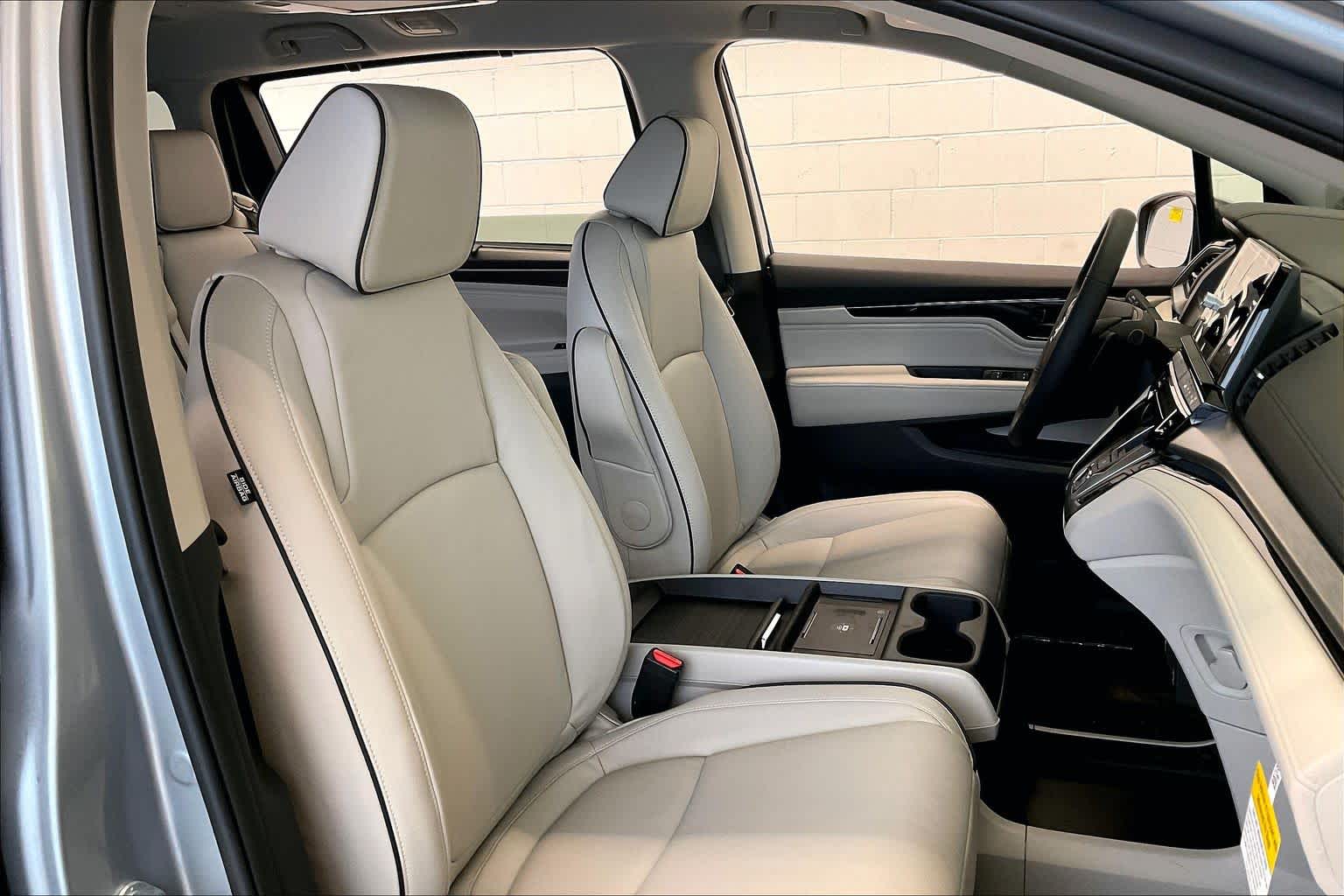 Thumbnail: 2026 Honda Odyssey - 14