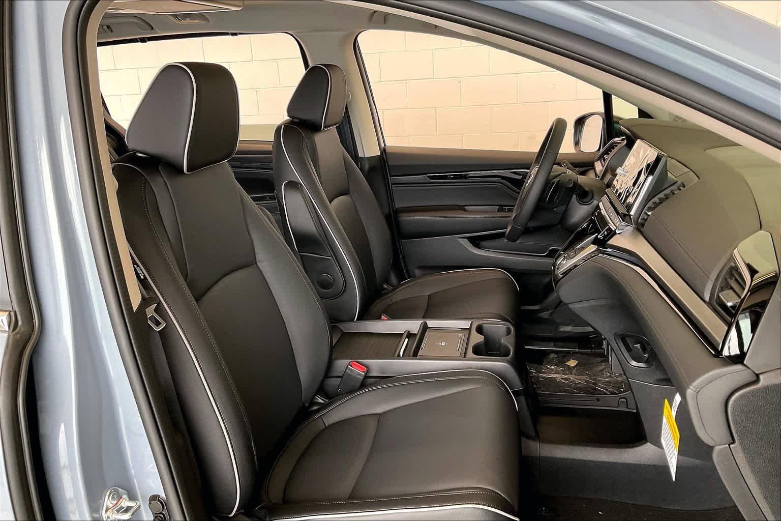 2025 Honda Odyssey Touring 14