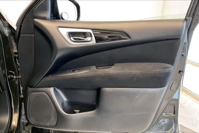 Thumbnail: 2015 Nissan Pathfinder - 31