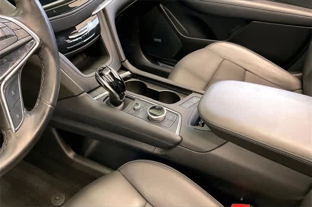 Thumbnail: 2021 Cadillac XT5 - 18