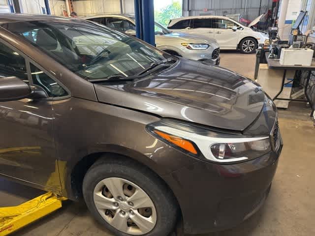 Thumbnail: 2017 Kia Forte - 3