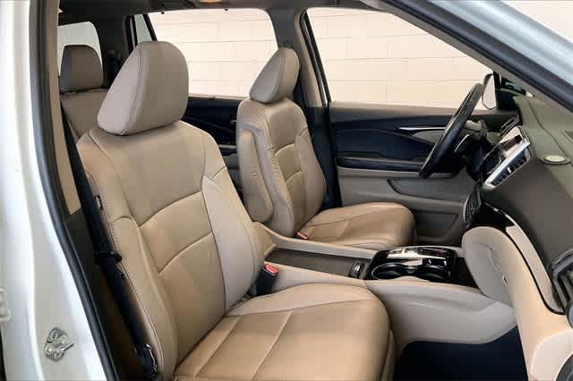 Thumbnail: 2017 Honda Pilot - 15