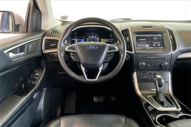Thumbnail: 2015 Ford Edge - 16