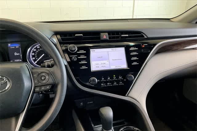Thumbnail: 2018 Toyota Camry - 17