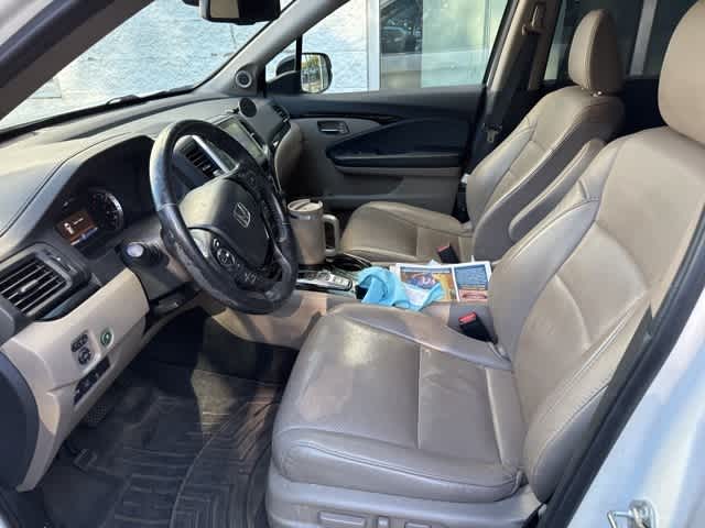 Thumbnail: 2017 Honda Pilot - 11