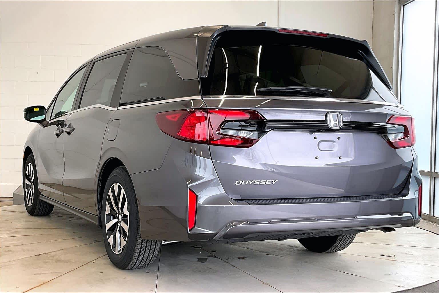 Thumbnail: 2026 Honda Odyssey - 4