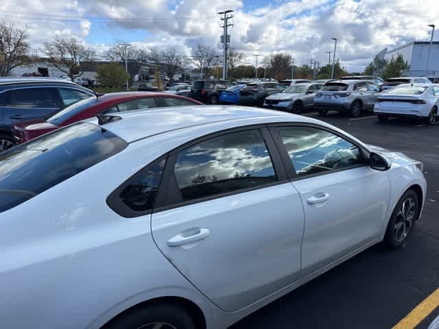 2019 Kia Forte FE LXS photo 3