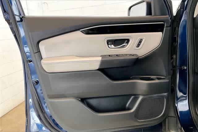 Thumbnail: 2023 Honda Pilot - 30