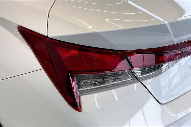 Thumbnail: 2021 Hyundai Elantra - 32