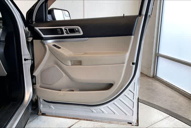 Thumbnail: 2014 Ford Explorer - 31