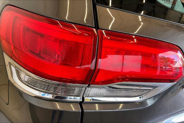 Thumbnail: 2017 Jeep Grand Cherokee - 33