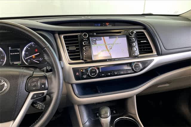 Thumbnail: 2018 Toyota Highlander - 17
