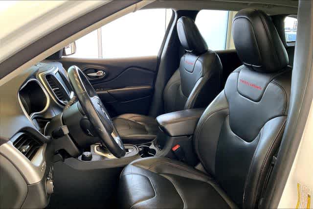 Thumbnail: 2016 Jeep Cherokee - 12