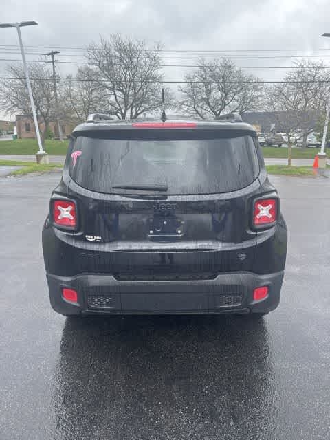 Thumbnail: 2016 Jeep Renegade - 6