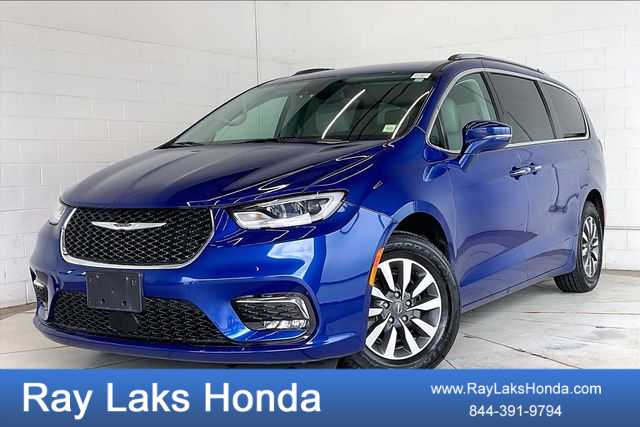 Thumbnail: 2021 Chrysler Pacifica - 1