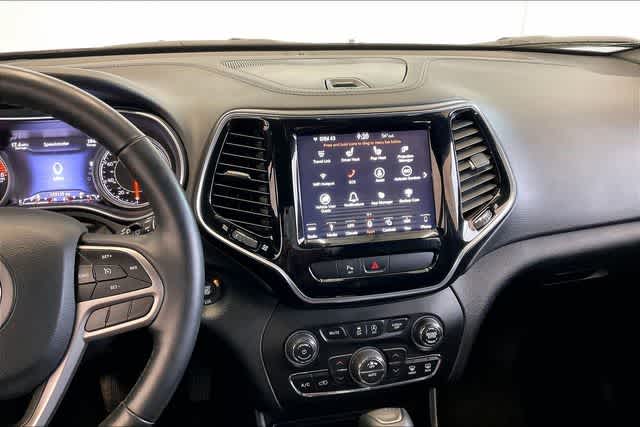 Thumbnail: 2019 Jeep Cherokee - 17