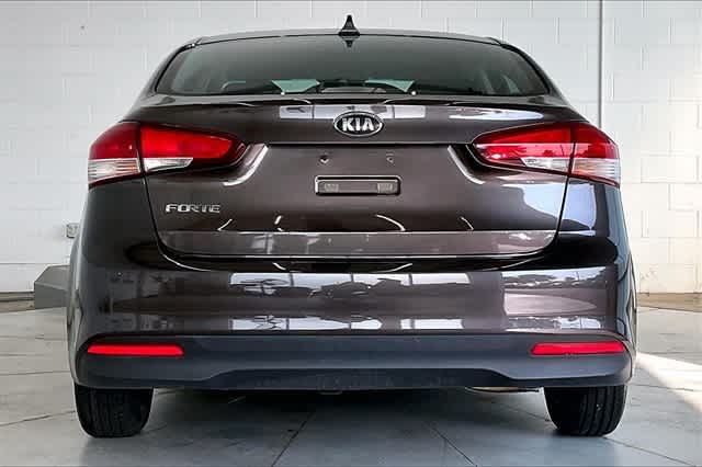 Thumbnail: 2017 Kia Forte - 6