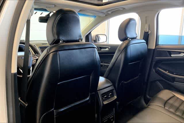 Thumbnail: 2016 Ford Edge - 13