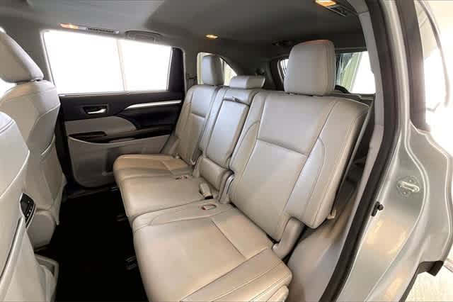 Thumbnail: 2018 Toyota Highlander - 14