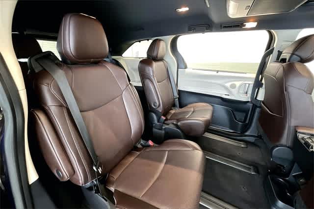 Thumbnail: 2023 Toyota Sienna - 26