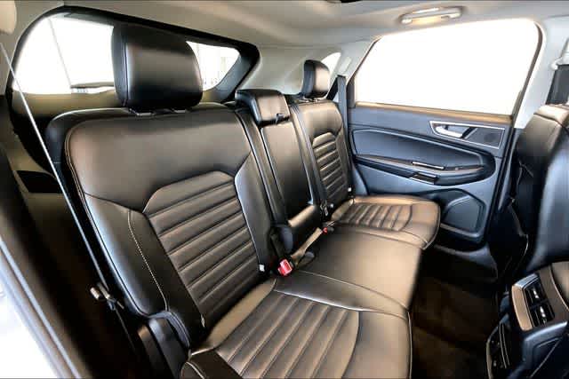 Thumbnail: 2016 Ford Edge - 26