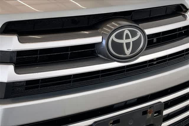 Thumbnail: 2018 Toyota Highlander - 35