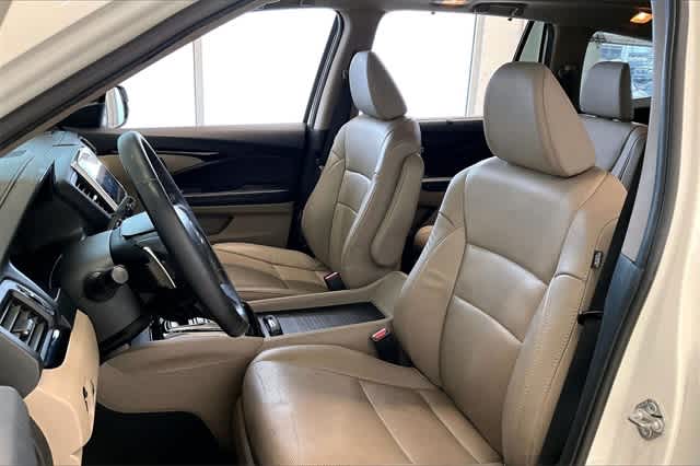 Thumbnail: 2017 Honda Pilot - 12