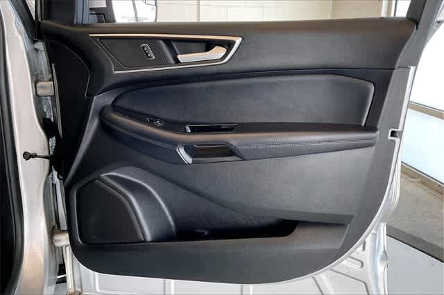 Thumbnail: 2015 Ford Edge - 31