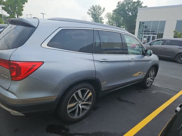Thumbnail: 2017 Honda Pilot - 8