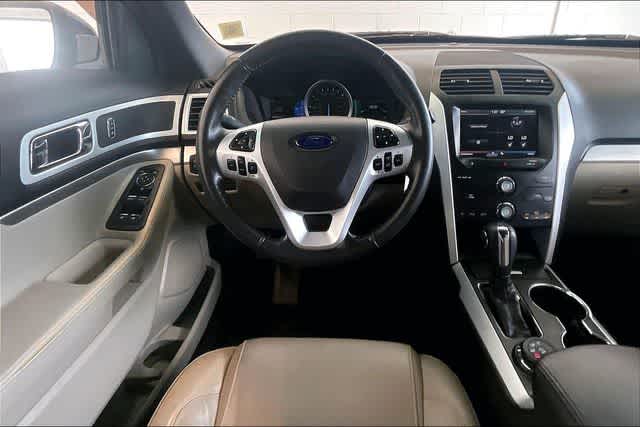 Thumbnail: 2014 Ford Explorer - 16
