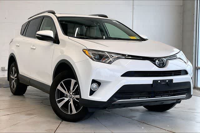 Thumbnail: 2018 Toyota RAV4 - 22