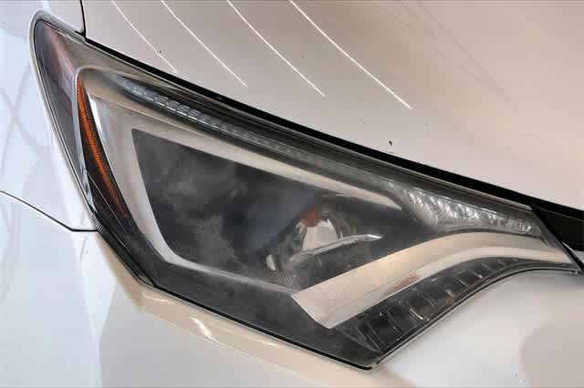 Thumbnail: 2017 Toyota RAV4 - 32