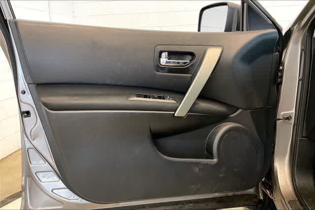 Thumbnail: 2013 Nissan Rogue - 30