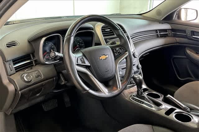 Thumbnail: 2015 Chevrolet Malibu - 3