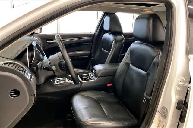 Thumbnail: 2016 Chrysler 300 - 12