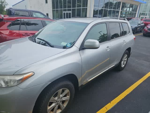 Thumbnail: 2012 Toyota Highlander - 2