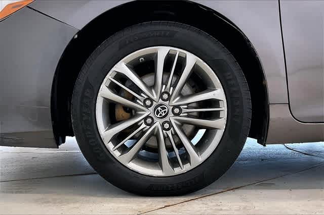 2016 Toyota Camry SE 9