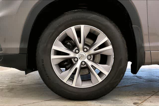 Thumbnail: 2015 Toyota Highlander - 9