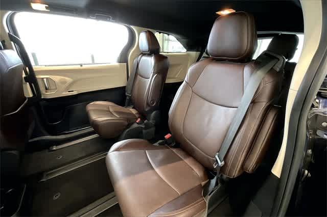 Thumbnail: 2023 Toyota Sienna - 14