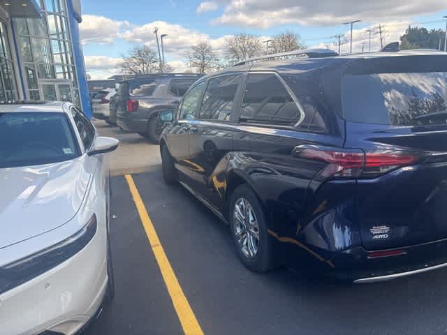 Thumbnail: 2023 Toyota Sienna - 7